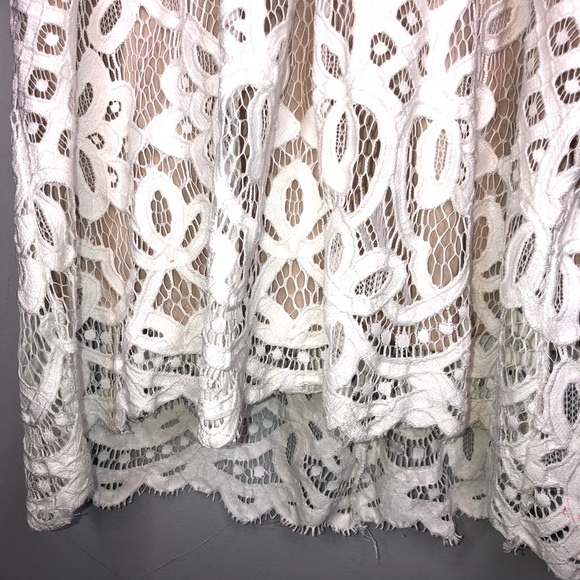 White/ Cream Lace Crop Top - Picture 2 of 7